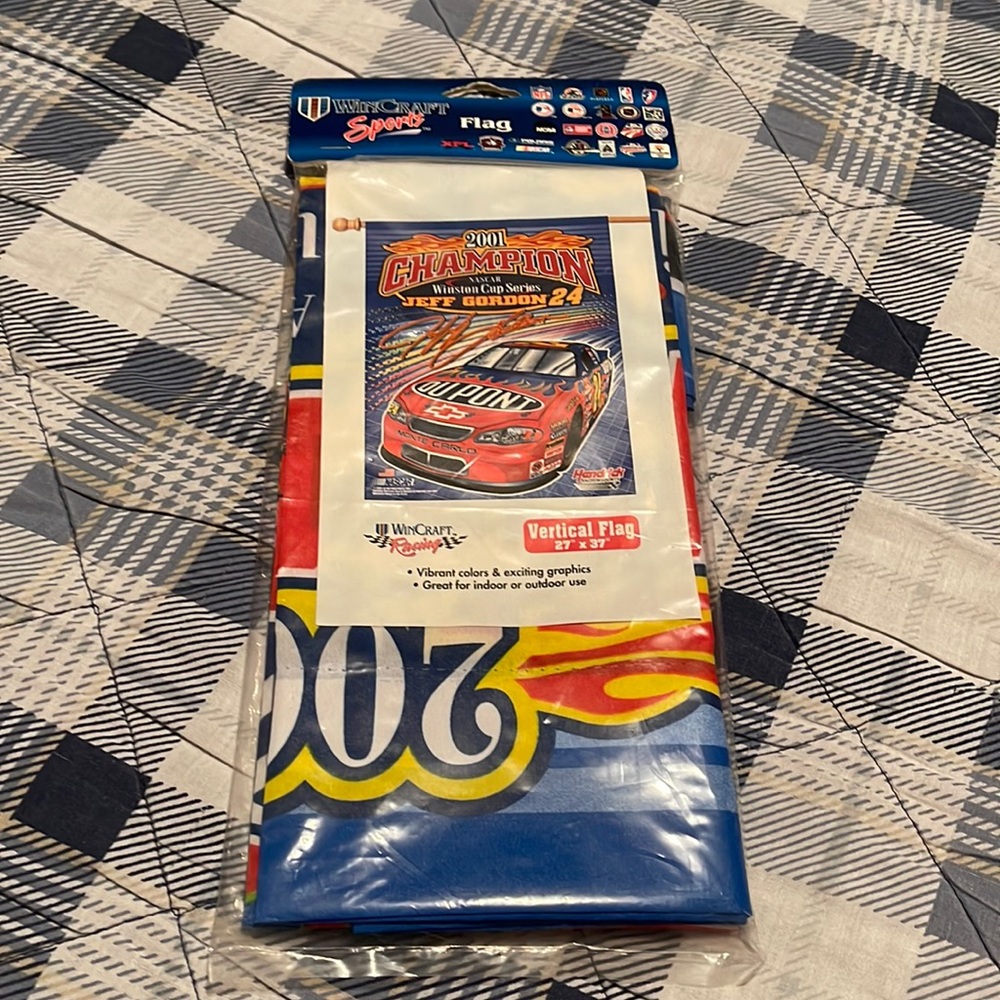 Jeff Gordon #24 2001 Championship Vertical Flag 27” X 37”